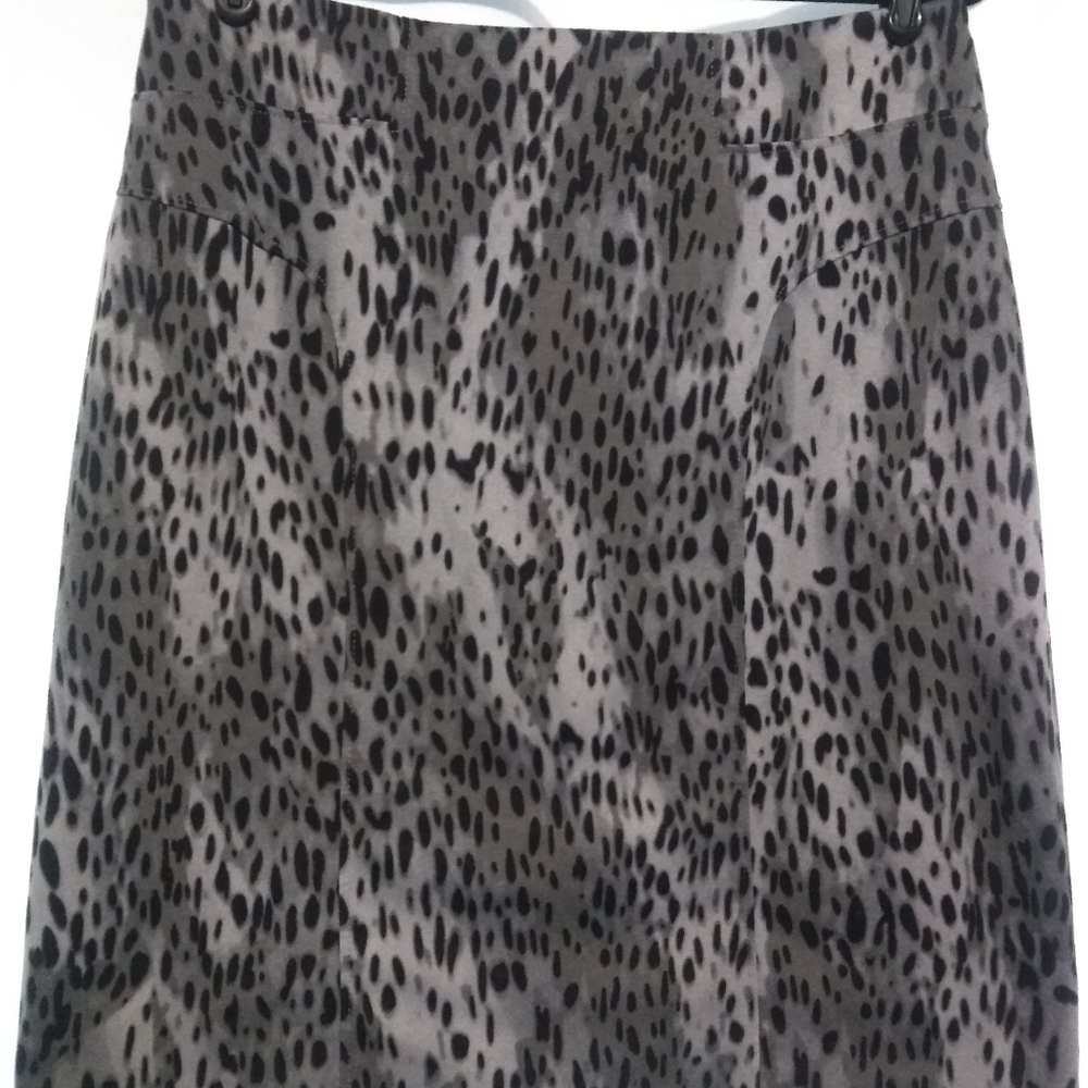 Leopard print knee length skirt